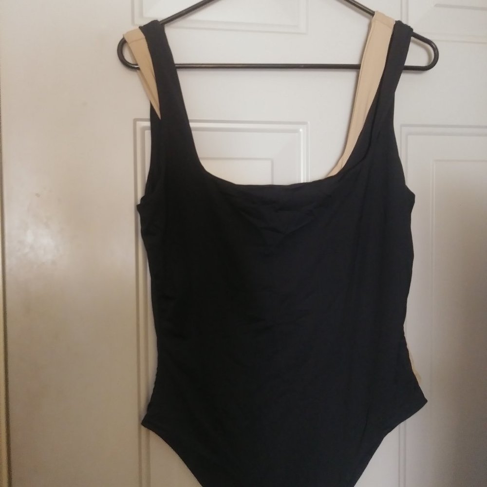 2 SQUARE NECKLINE BODYSUITS BLACK AND TAN NEVER WORN. DOUBLE [LINED] 17$ SZ L